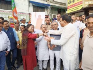 अशोक वर्मा उपाध्यक्ष उत्तराखंड पिछड़ा वर्ग कल्याण परिषद ने मनाया जश्न, उत्तराखंड के मुख्यमंत्री ने नारायण दत्त तिवारी का तोड़ा रिकॉर्ड सबसे लंबे समय तक रहे मुख्यमंत्री